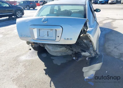 2002 Nissan Altima 2.5 S из США, поврежденный, VIN 1N4AL11D32C708494